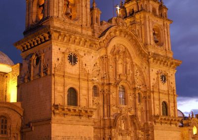 Cathédrale Place d'Armes - Circuit andin architecture coloniale, pierres Incas Terres Péruviennes