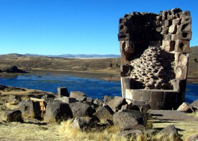 Chullpas Sillustani - Lac Titicaca patrimoine culturel vivant